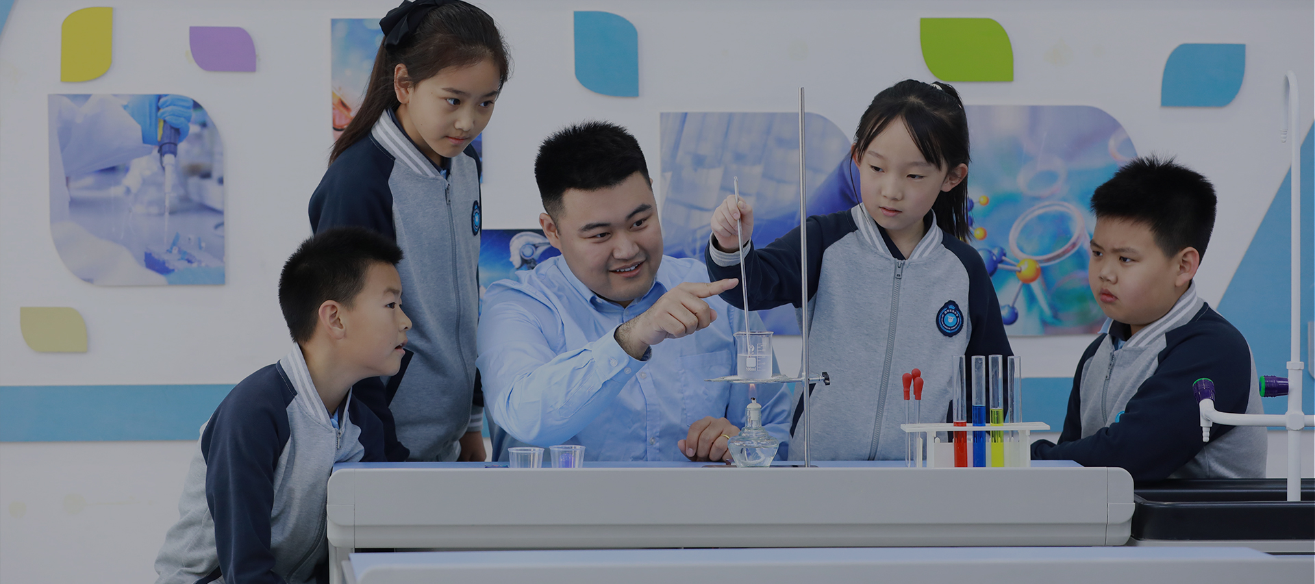 太原加洋学校首页主视觉